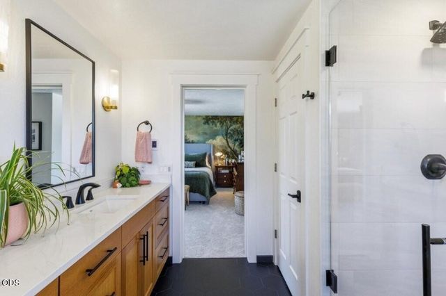 61211 Mount Vista Drive, Bend, OR 97702