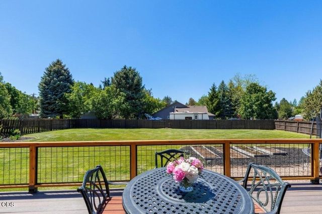 61211 Mount Vista Drive, Bend, OR 97702