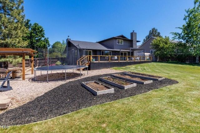 61211 Mount Vista Drive, Bend, OR 97702