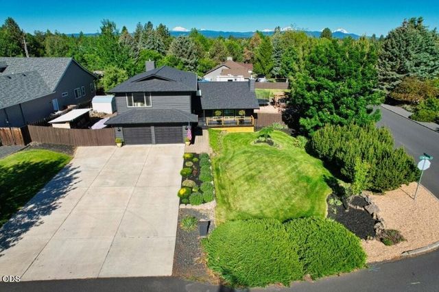 61211 Mount Vista Drive, Bend, OR 97702