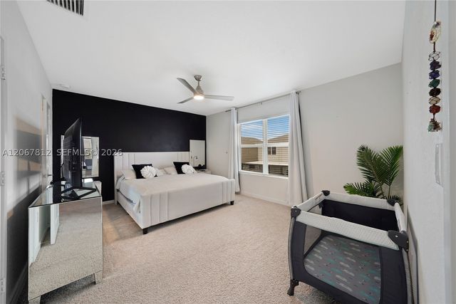 572 NE 6th Pl, Homestead, FL 33034