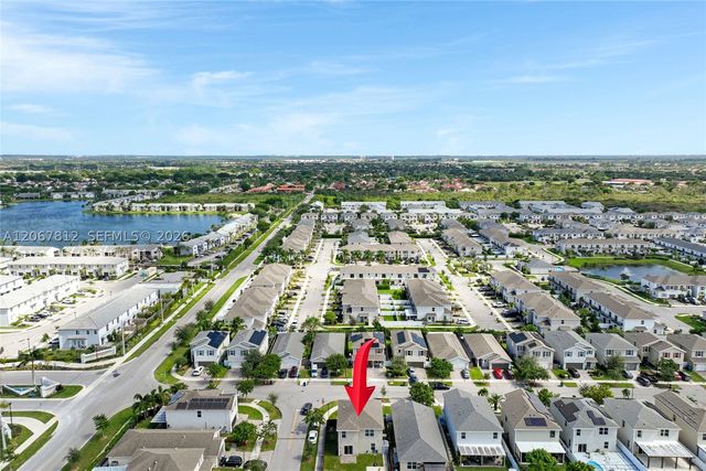 572 NE 6th Pl, Homestead, FL 33034
