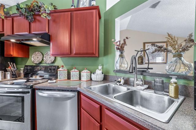 624 MCKINLEY COURT, Kissimmee, FL 34758