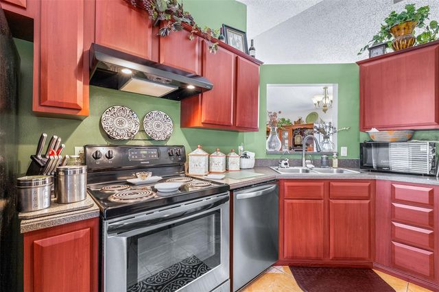 624 MCKINLEY COURT, Kissimmee, FL 34758