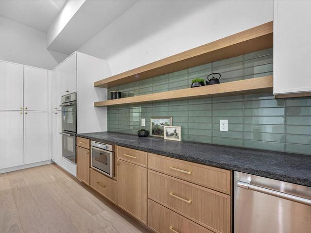 811 Woodstock Street, Bellaire, TX 77401