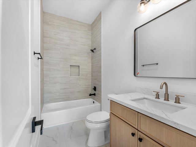 811 Woodstock Street, Bellaire, TX 77401