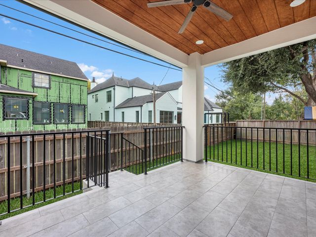 811 Woodstock Street, Bellaire, TX 77401