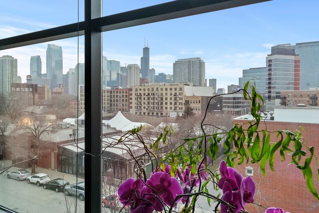 650 N Green Street 3, Chicago, IL 60642