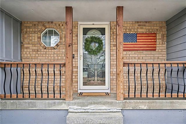 320 NW Palmer Street, Blue Springs, MO 64014