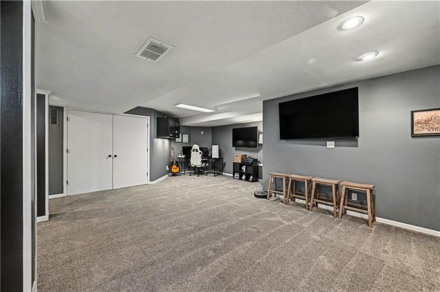 320 NW Palmer Street, Blue Springs, MO 64014