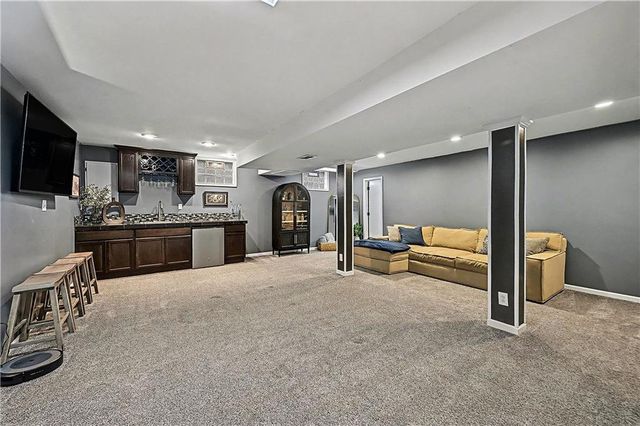 320 NW Palmer Street, Blue Springs, MO 64014