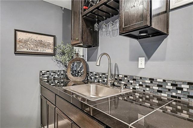 320 NW Palmer Street, Blue Springs, MO 64014