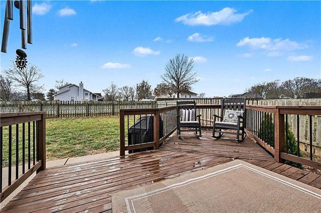 320 NW Palmer Street, Blue Springs, MO 64014