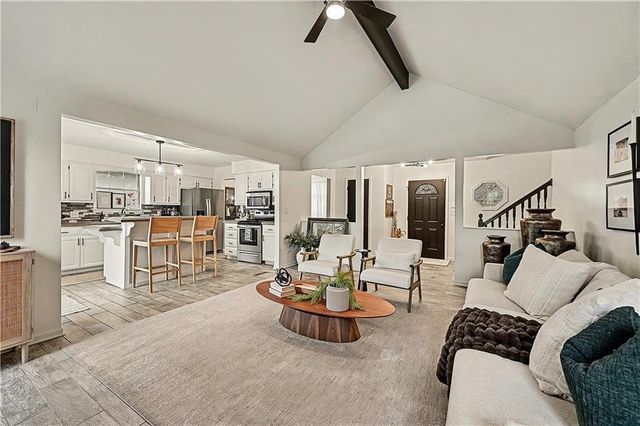 320 NW Palmer Street, Blue Springs, MO 64014