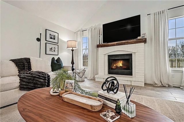 320 NW Palmer Street, Blue Springs, MO 64014