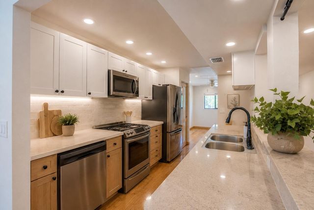 4491 Crystal Lake Drive 201a, Pompano Beach, FL 33064