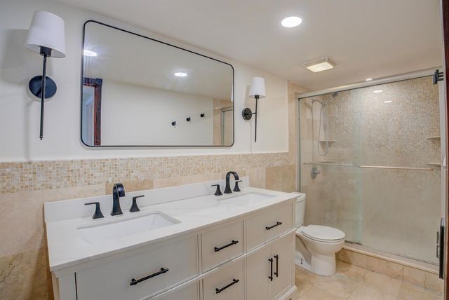 4491 Crystal Lake Drive 201a, Pompano Beach, FL 33064