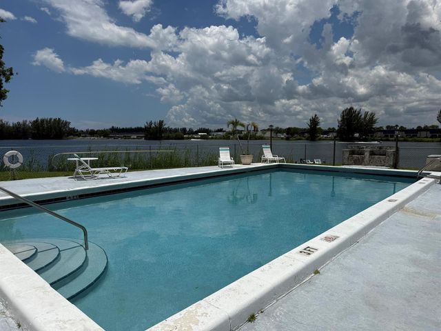 4491 Crystal Lake Drive 201a, Pompano Beach, FL 33064