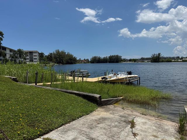 4491 Crystal Lake Drive 201a, Pompano Beach, FL 33064