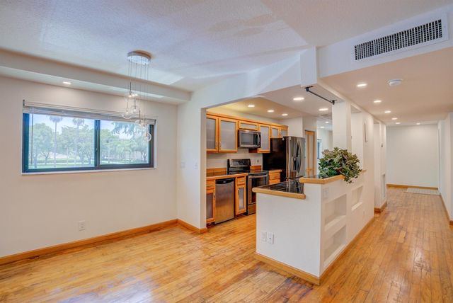 4491 Crystal Lake Drive 201a, Pompano Beach, FL 33064