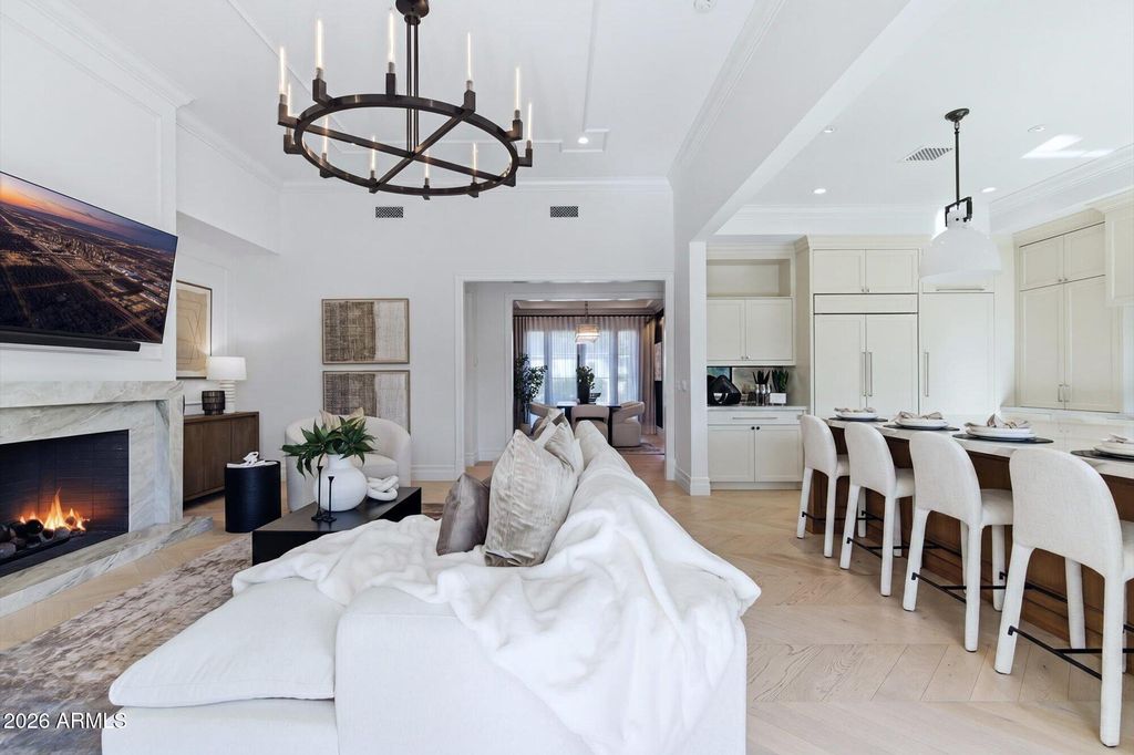 Image 11 of property listing at 5340 N 32nd Place, Phoenix, AZ 85018
