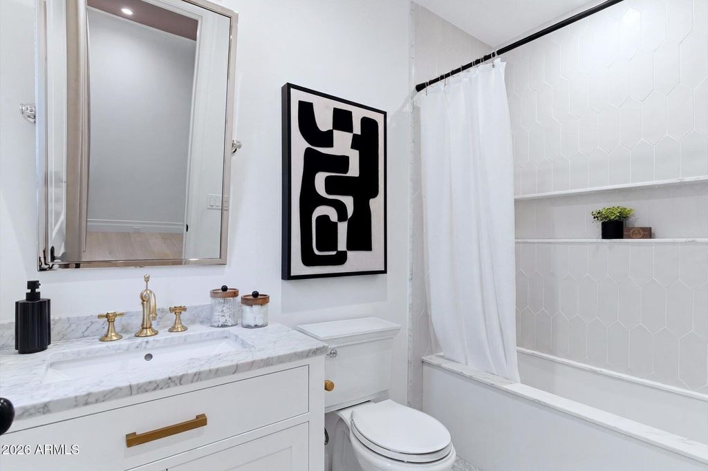 Image 33 of property listing at 5340 N 32nd Place, Phoenix, AZ 85018