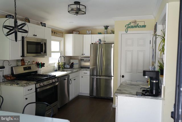 400 WOODLAWN AVE, Williamstown, NJ 08094