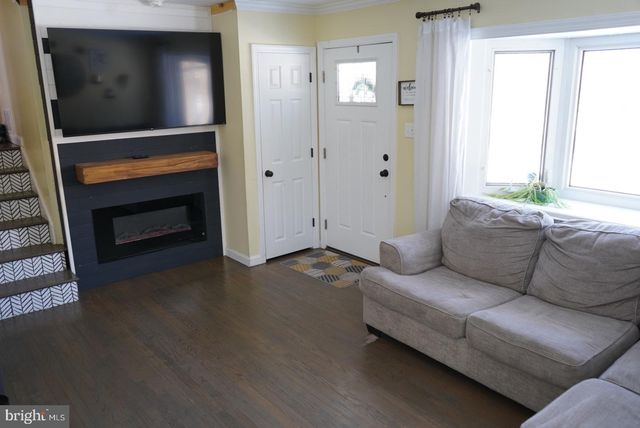 400 WOODLAWN AVE, Williamstown, NJ 08094