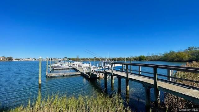 7 Crescent Cove Drive, Seaford, NY 11783