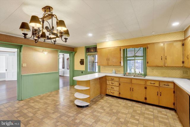 6217 ANTHONY HWY, Waynesboro, PA 17268