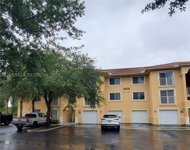 9909 Westwood Dr 12-1, Tamarac, FL 33321