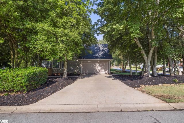 4 Plum Creek Lane, Greenville, SC 29607