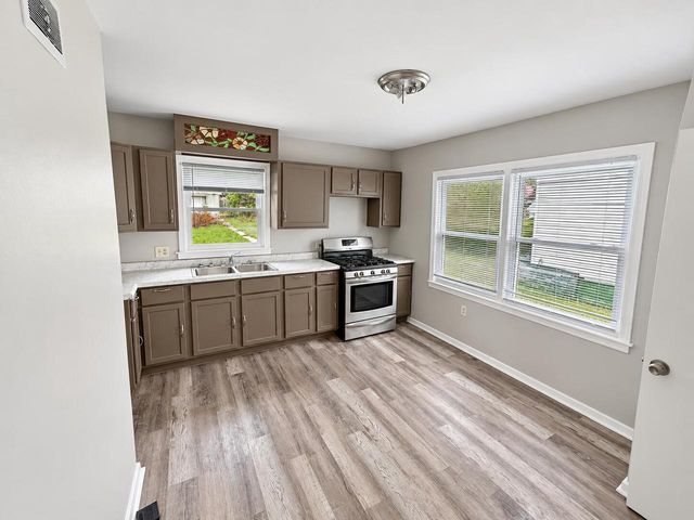 4226 W Courtland AVENUE, Milwaukee, WI 53209