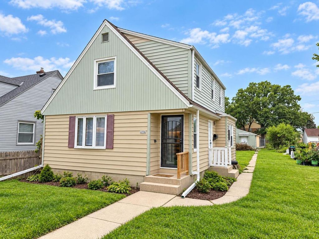 4226 W Courtland AVENUE, Milwaukee, WI 53209