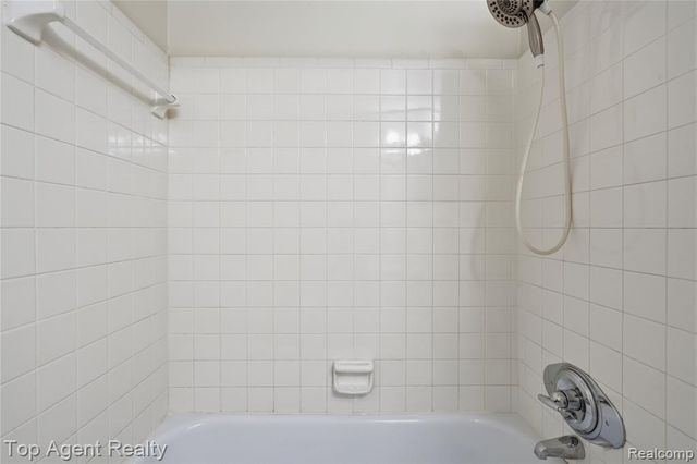 11810 Ina Drive 70, Sterling Heights, MI 48312