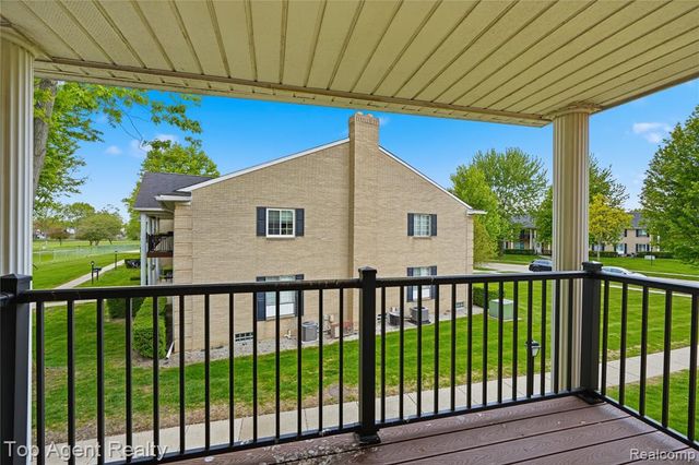 11810 Ina Drive 70, Sterling Heights, MI 48312