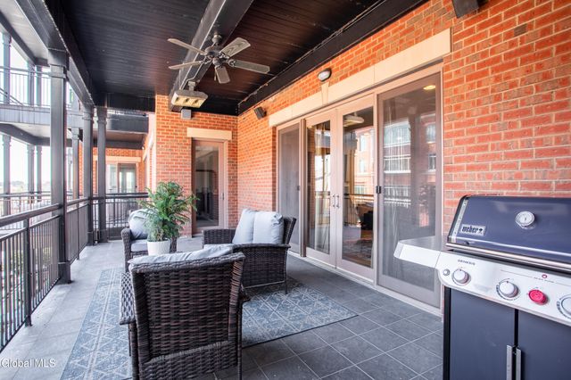 70 Railroad Place APT 405, Saratoga Springs, NY 12866