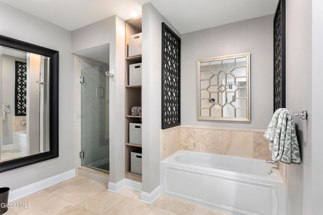 70 Railroad Place APT 405, Saratoga Springs, NY 12866
