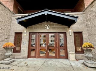 70 Railroad Place APT 405, Saratoga Springs, NY 12866