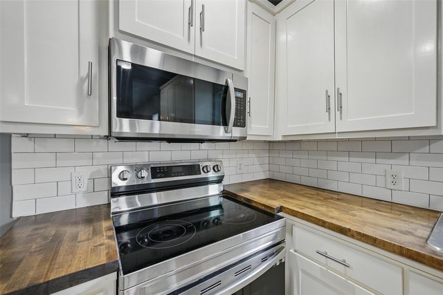 906 S Willow Street, Sherman, TX 75090