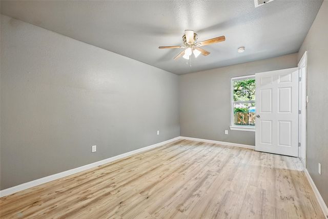 906 S Willow Street, Sherman, TX 75090