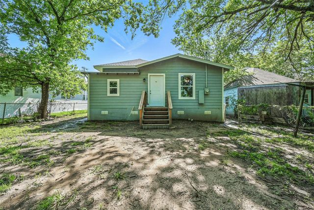 906 S Willow Street, Sherman, TX 75090