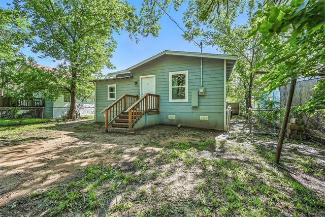 906 S Willow Street, Sherman, TX 75090