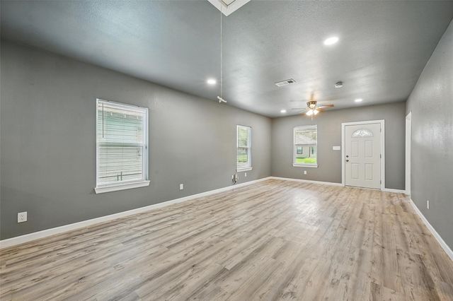 906 S Willow Street, Sherman, TX 75090