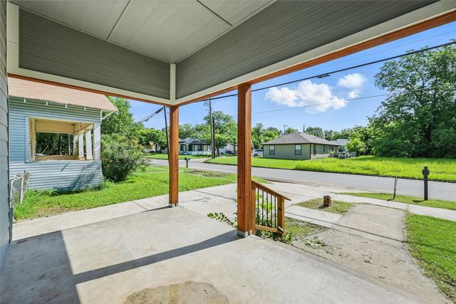 906 S Willow Street, Sherman, TX 75090