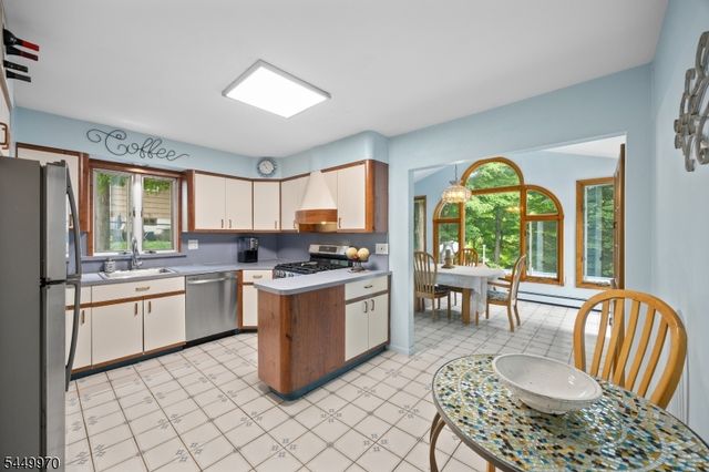 3 Lou Ann Blvd, West Milford Twp., NJ 07480