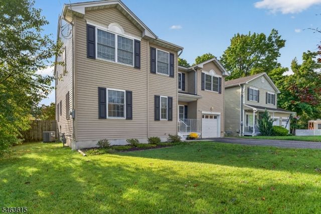 587 Greenbrook Rd, North Plainfield Boro, NJ 07063
