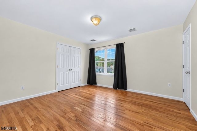 587 Greenbrook Rd, North Plainfield Boro, NJ 07063