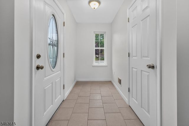 587 Greenbrook Rd, North Plainfield Boro, NJ 07063