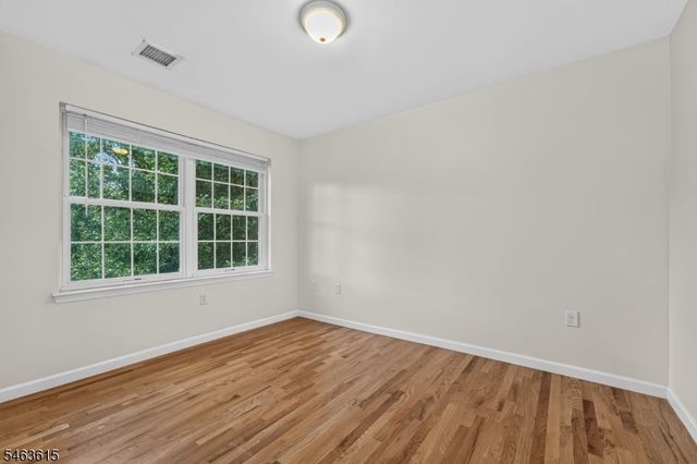 587 Greenbrook Rd, North Plainfield Boro, NJ 07063